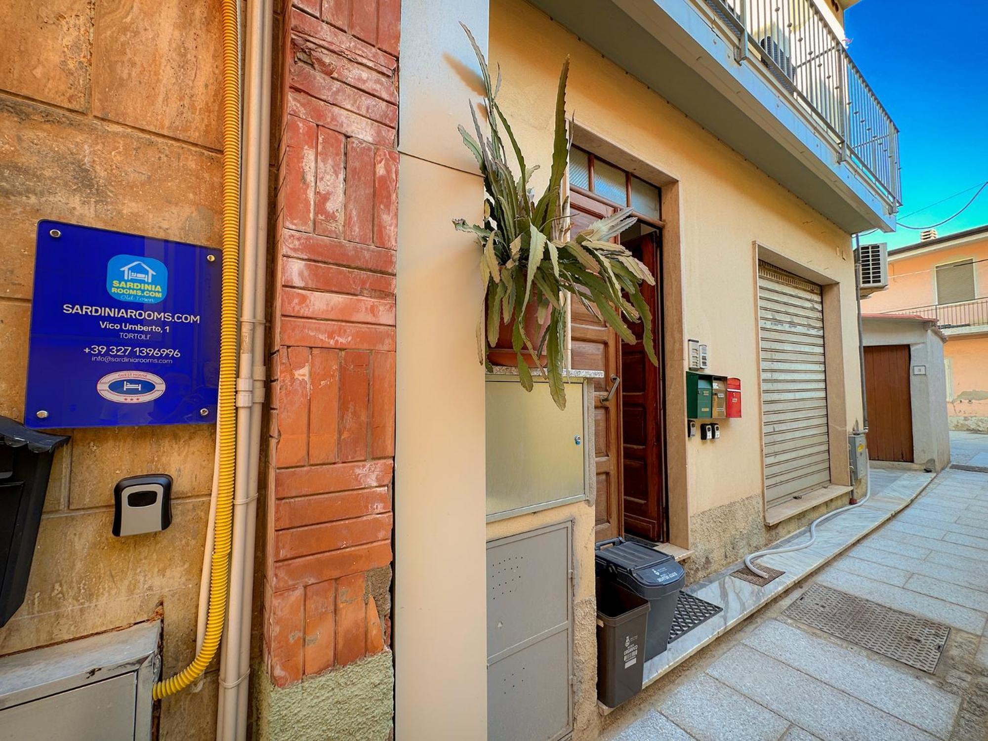 Sardiniarooms Tortoli Old Town Exterior photo